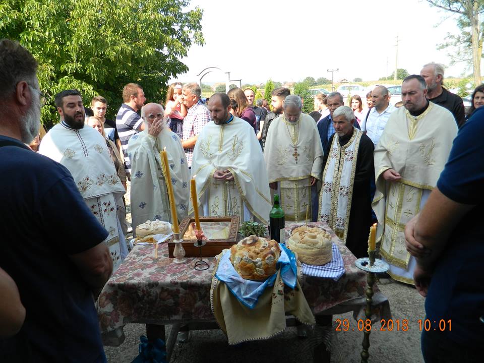 23 20180829BelotinacSveti RomanSECENJE KOLACA 1